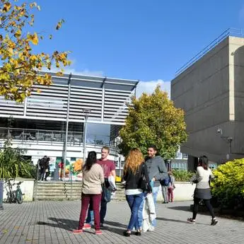 Students in the Brunel campus outside the Hamilton building