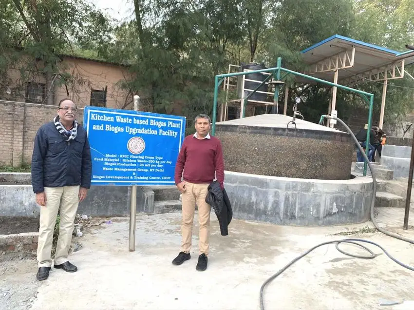 The research team in front of the biogas plant at IIT Delhi 