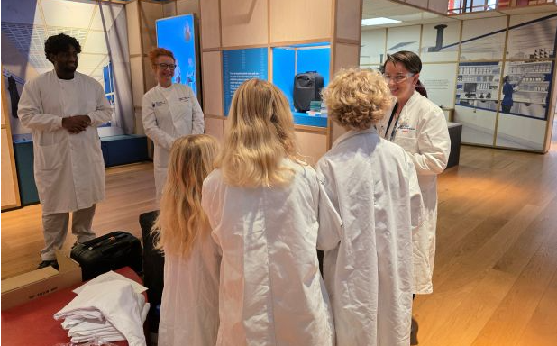 Technicians talking at Science Museum_cropped