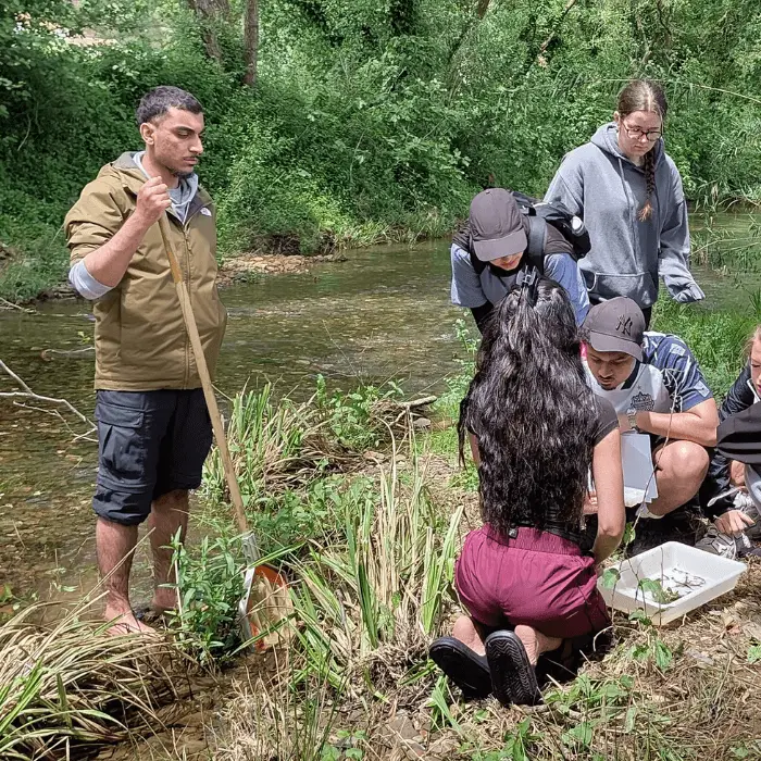 Geography-students-at-river-box