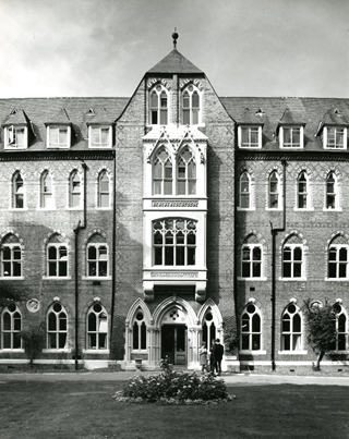 Osterley campus closes