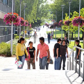 Students concourse 4