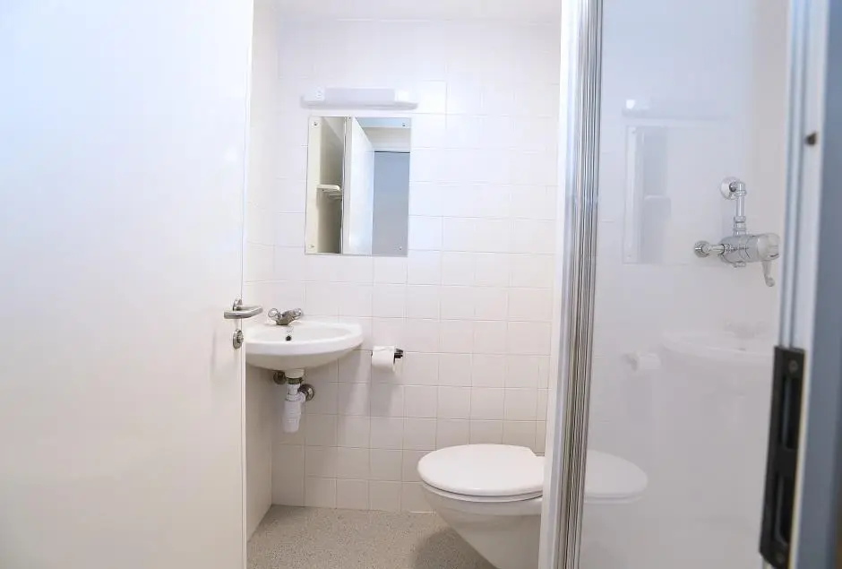 Borough Road Hall Borough Road bathroom