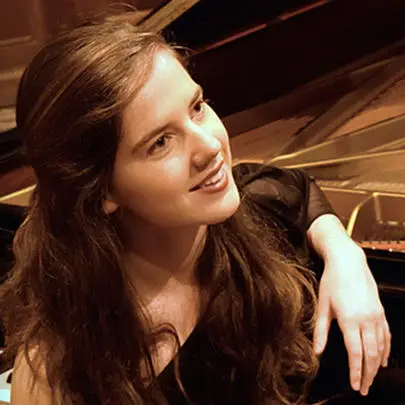 image of Irena Radic, piano
