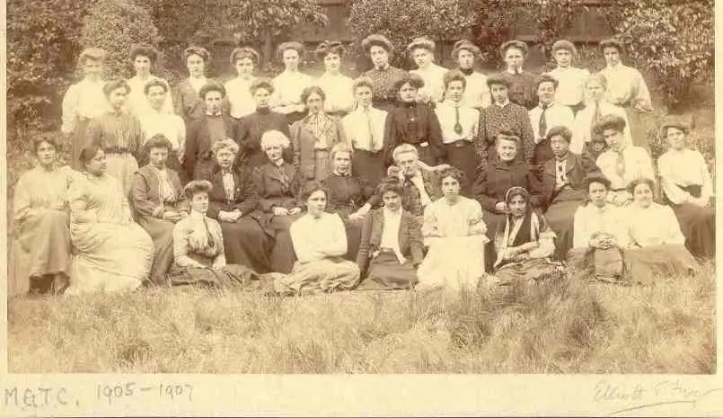 CROPPED MGC students C 1905-1907