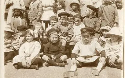 image of Belgian refugees welcomed at Maria Grey College Kindergarten, WW1.