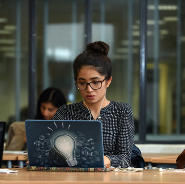 StudentTakingExamOnComputer