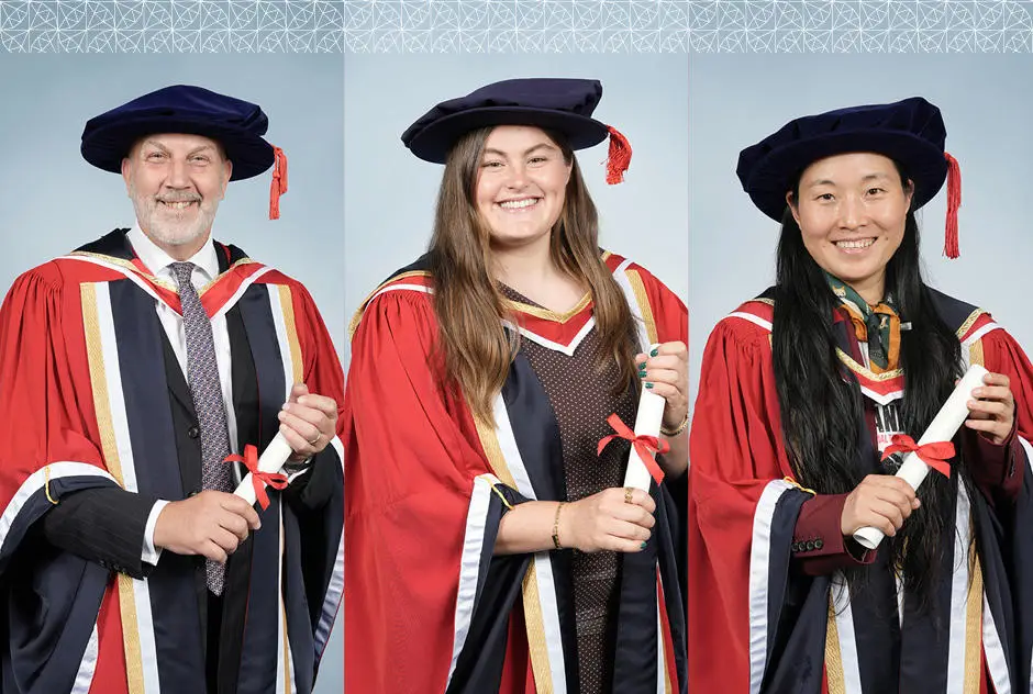 BD-3125 Article News Banners Honorary Grads
