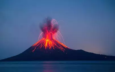image of Tsunami unleashed by Anak Krakatoa eruption was at least 100m high