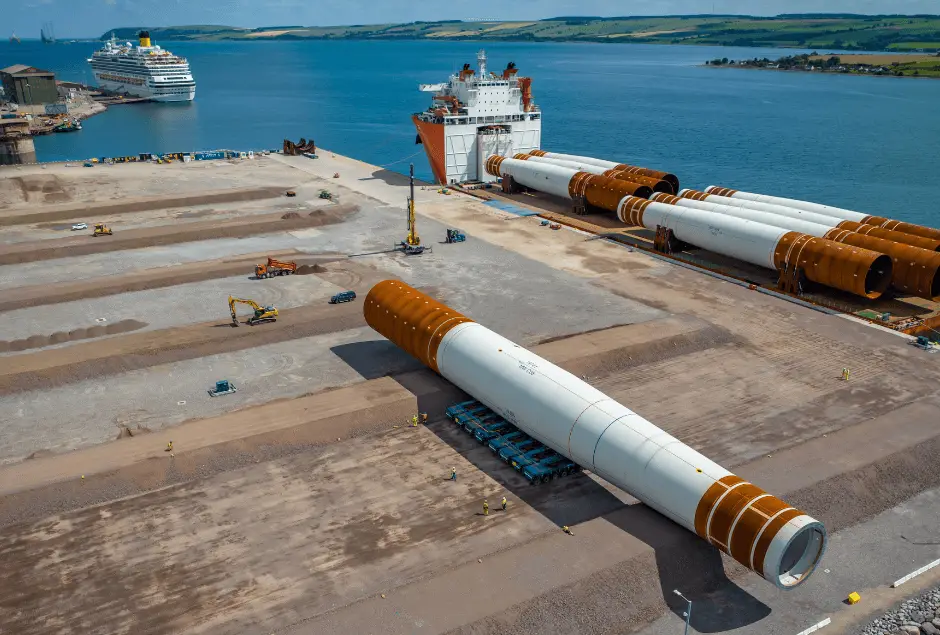 Moray-West-courtesy-of-The-Port-of-Cromarty-Firth-banner