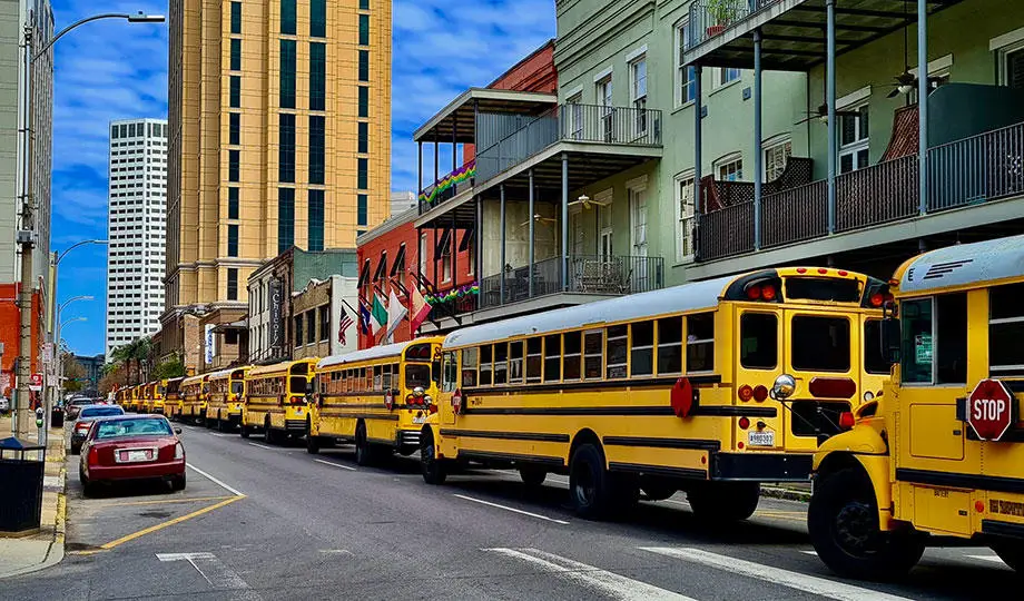 New_Orleans_buses_920x540