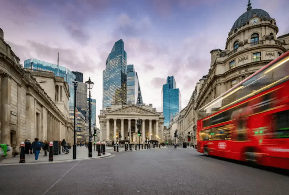 UK-housing-market-banner
