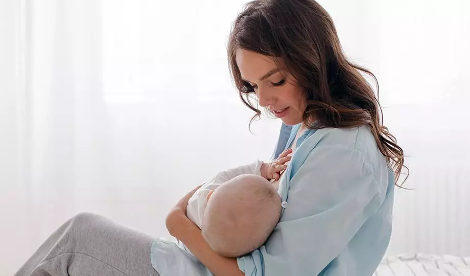 breastfeeding 920x540