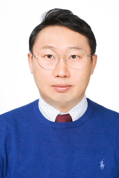 Dr Changwon Park
