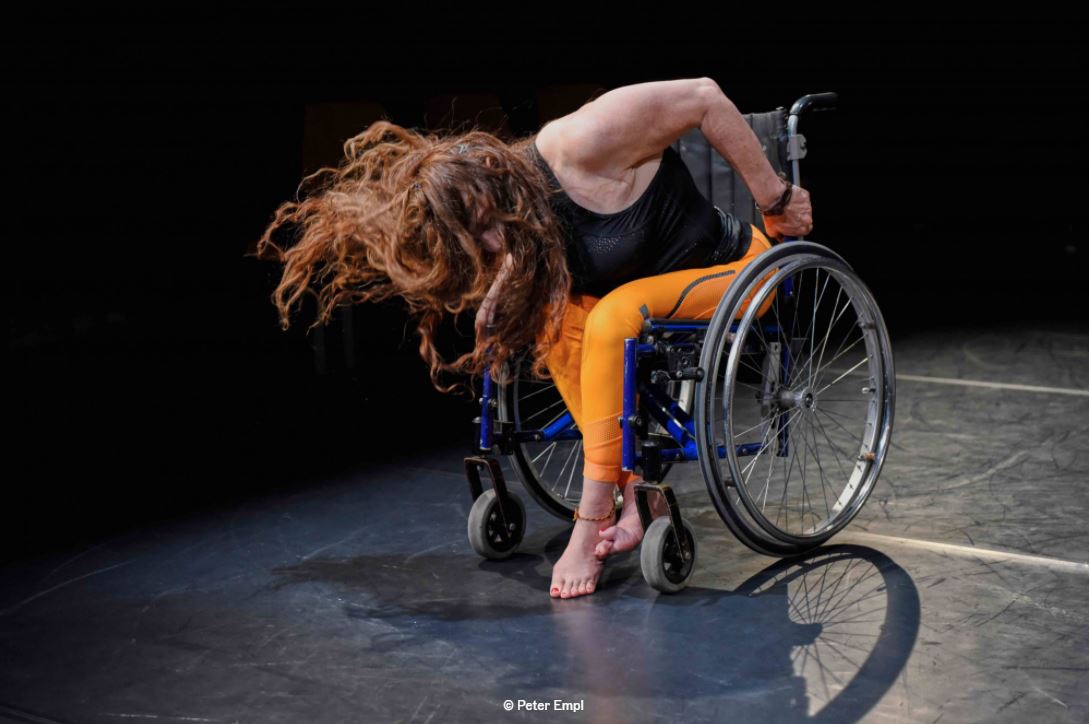 Vera Rosner_ everybody electric_peter empl