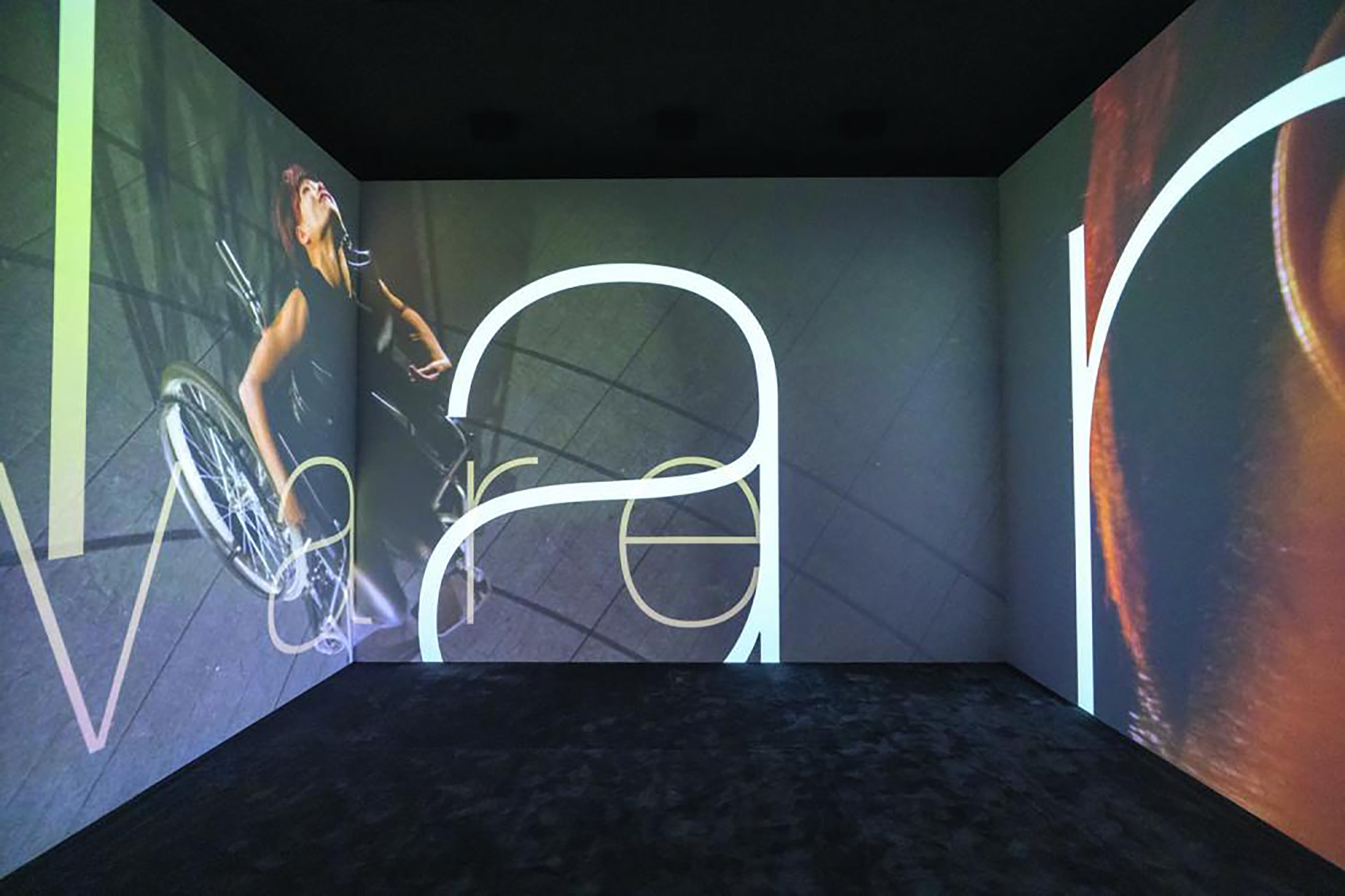 siren eun young hung, “A Performing by Flash, Afterimage, Velocity, and Noise, 2019 (c) siren