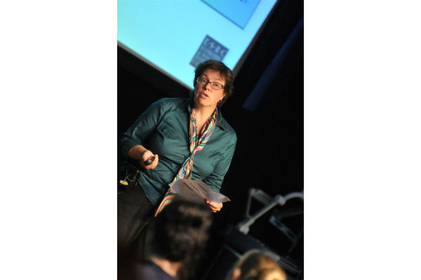 Professor-Liesbet-van-Zoonen-opt