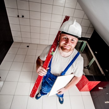 Experiences of white working class men in elementary occupations