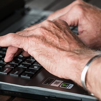 hands on keyboard