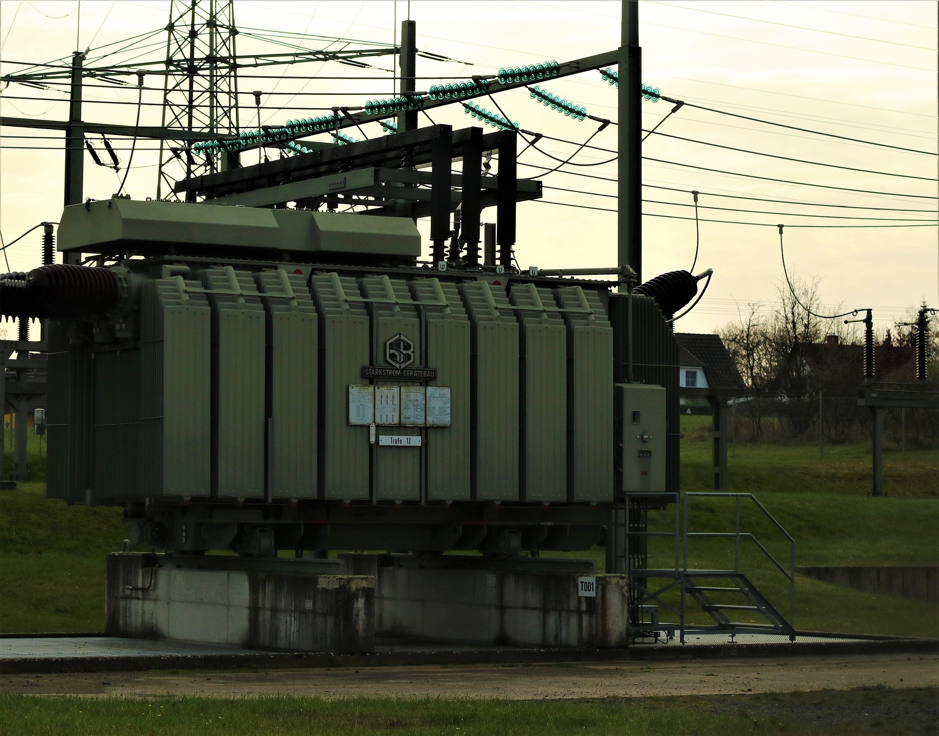 Developing problem-based learning for electrical and power systems engineering