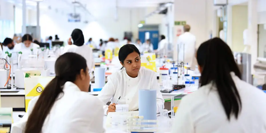 Biomedical Science students working in practical lab