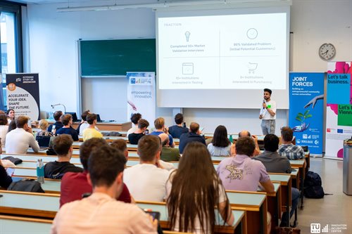 Christopher D'souza at Viennaup