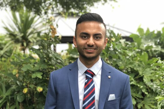 Alumnus transitions into full-time management role with Apple after graduation