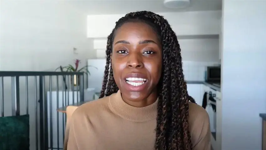 psycholgy graduate Sola Janet Browne