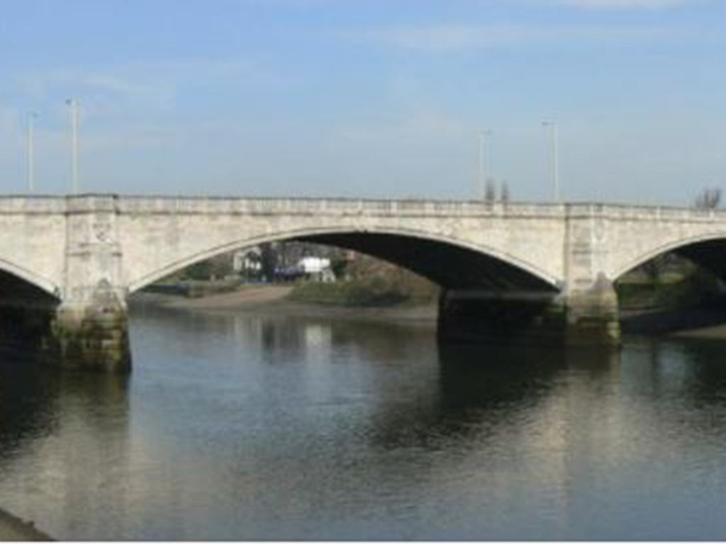 Chiswick Bridge image